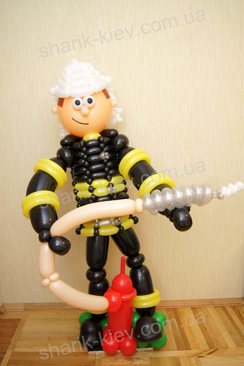Пожарник из воздушных шаров